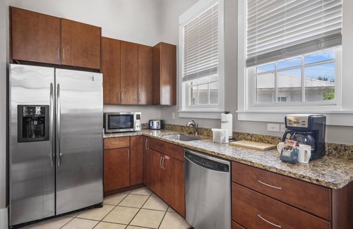 Seaside House | Book Now for a Fall Getaway! 30A Beaches! Seaside Town Square! 2 Adult Bikes!