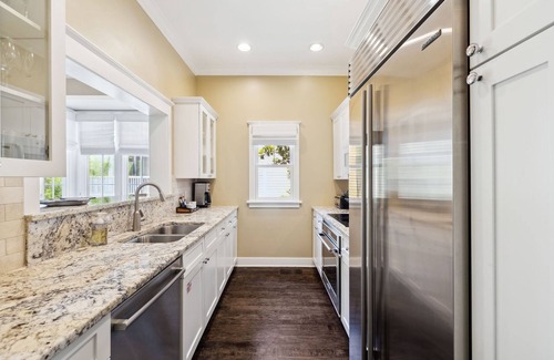 Watercolor Condo | Book Now for Fall Stays! Park District - Park Views - Sonos System! Fully Renovated in 2022!