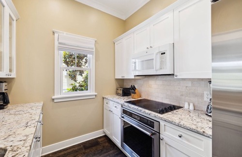 Watercolor Condo | Book Now for Fall Stays! Park District - Park Views - Sonos System! Fully Renovated in 2022!