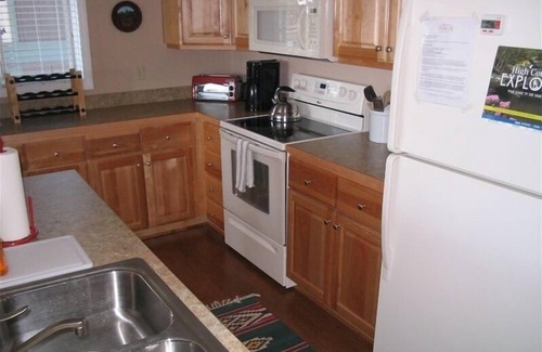 Banner Elk Condo | Book now for Fall and Holiday stays! July 2026 month long only available!