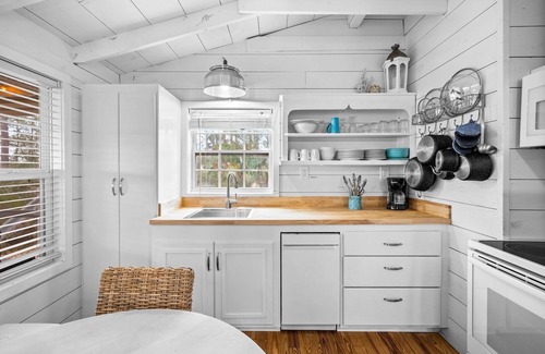 Cape San Blas Cottage | Book Now for Summer! Bay-side Bungalow! Firepit! Screened-in Porch! Private Deck!