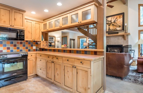 Warm Springs House | Book Now for Summer! Luxurious Townhome Steps from Warm Springs with Private Hot Tub, and Firepit