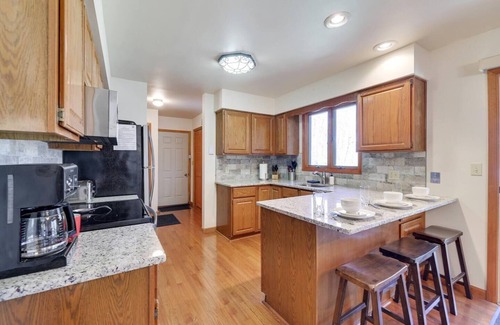 Lake Harmony Estates House | Book now for the most beautiful time of the year. Crisp air, cozy firepit time, grilling, walking, ending the day in the hot tub. AC if it is still warm, heat if it's chilly. Almost guaranteed to see some deer during your stay.