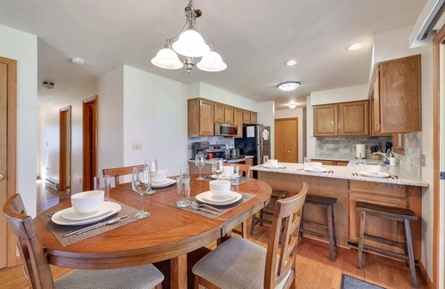 Lake Harmony Estates House | Book now for the most beautiful time of the year. Crisp air, cozy firepit time, grilling, walking, ending the day in the hot tub. AC if it is still warm, heat if it's chilly. Almost guaranteed to see some deer during your stay.