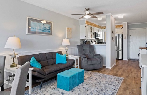 Palmetto Dunes Condo | Book Now for Spring! 3 night minimum- 2 bed/2 bath-Walk to Beach