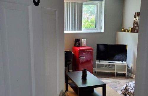 Aylmer House | Booking- Colline- Single Room - Self Check-In