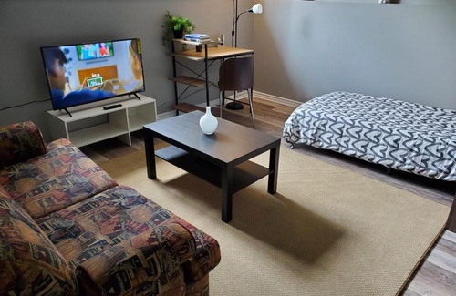 Aylmer House | Booking- Colline- Single Room - Self Check-In