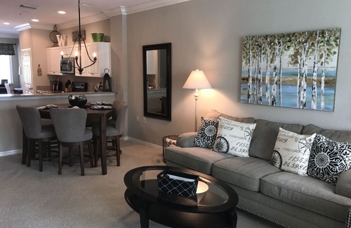 Naples Condo | Booking Jan-April 2026 NOW! Lely 2BR 2BATH +Den Lely Golf & Swim Condo! A+