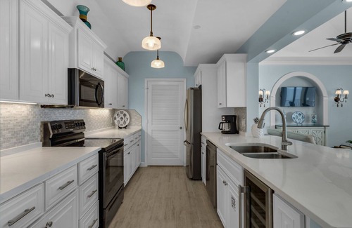 Long Beach Condo | Booking Long Beach August 18, 2025-April 2026 READ DESCRIPTION PRIOR TO BOOKING