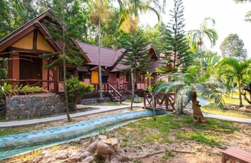 Khlong Khut Resort | Boom Boom Resort