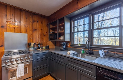 Boone House | Boone Folly: Pet friendly, Updated classic mountain cottage 5 minutes to Boone!