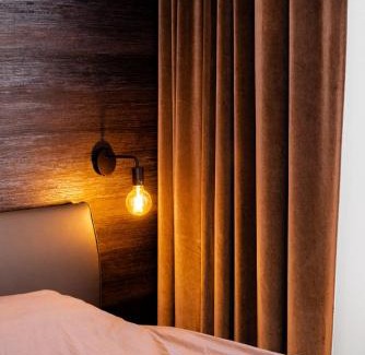 Ieper Apartment | Boonuz guesthouse, luxe duplex vakantiehuis in centrum Ieper met privé lounge terras en IR sauna