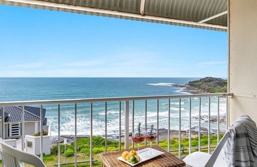 Yamba Apartment | Boorolong 2 | Beachfront Bliss