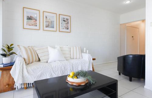 Yamba Apartment | Boorolong 3 - Million dollar views on a budget