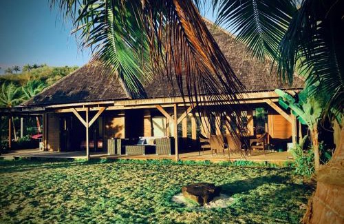 Nunue House | Bora Bora waterfront sunrise villa