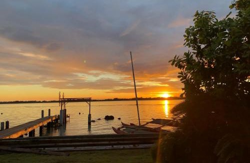 Nunue House | Bora Bora waterfront sunrise villa