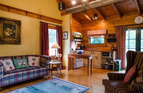 Greytown House | Borders Retreat, Cosy Character Cottage Greytown
