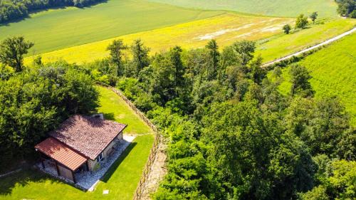 Vignale Monferrato Ski Chalet | Bordona Hillside Retreat - Panoramic Cottage with Pool