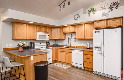 Badger Apartment | Borealis Abode: Abundant Amenities; Private Hot Tub, Pool Table, and King Bed