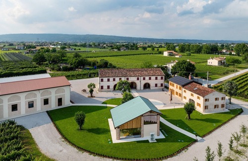 Volpago del Montello Apartment | BORGO PAOLIN - Rooms in the Vineyard. A journey between culture and relaxation in the countryside.