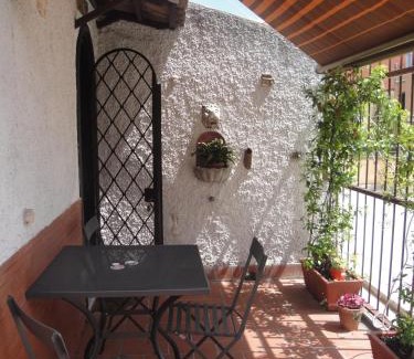 Rione XIV Borgo Apartment | Borgo Pio Holiday