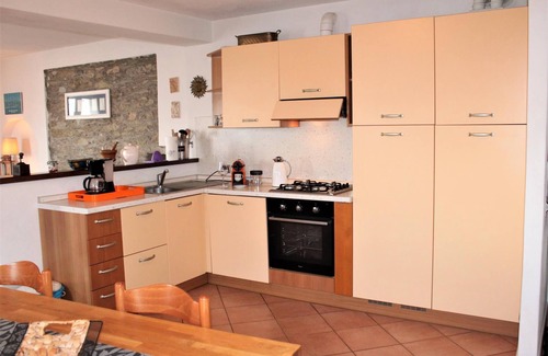 Semnago House | Borgo SanMartino Country Holiday Home with Lake View