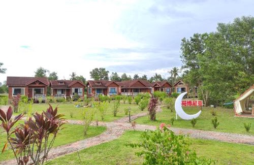 Binsulok Ski Chalet | Borneo Tropical Village Resort