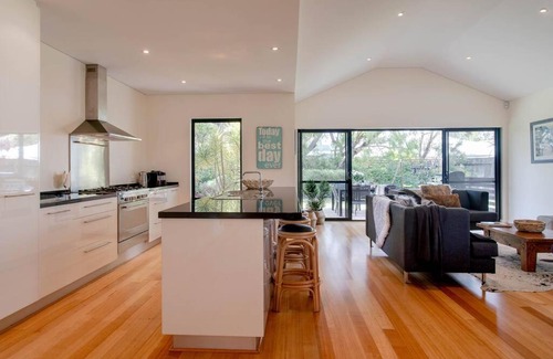 Dunsborough House | Boronia Retreat I Private Properties