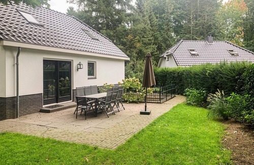 Lunteren Ski Chalet | ✓ Boshoeve at Landgoed de Scheleberg ✓ Villa for 10 persons ✓ Situated in Lunteren (Gelderland) ✓ Holiday park at the Veluwe ✓ Book directly at the park