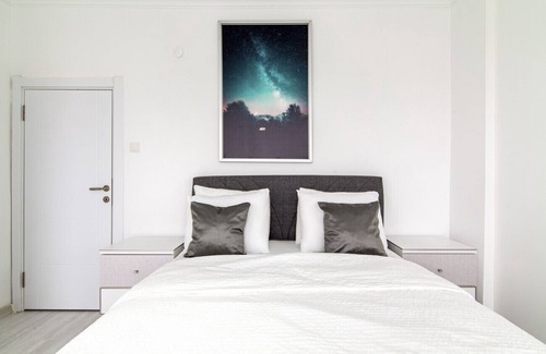 Besiktas Villa | Bosphorus Terrace Flat 4 Min to Ortakoy Sq