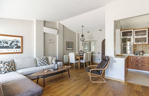 Arnavutkoy Apartment | Bosphorus View Flat With Terrace in Arnavutkoy