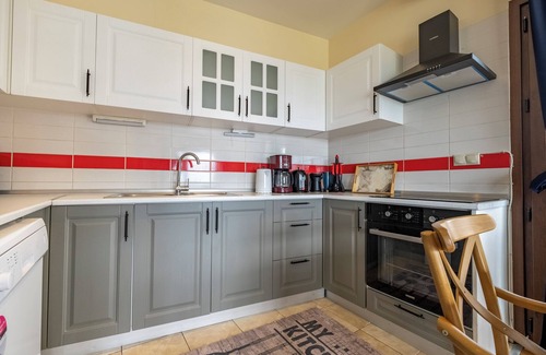 Galata Apartment | Bosphorus View with 3 Large Bedrooms with WiFi, AC, Elevator