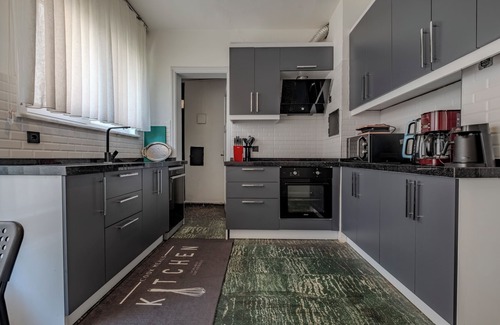 Taksim Apartment | Bosphorus View with Spacious 5-bedroom apartment in amazing Istanbul with AC