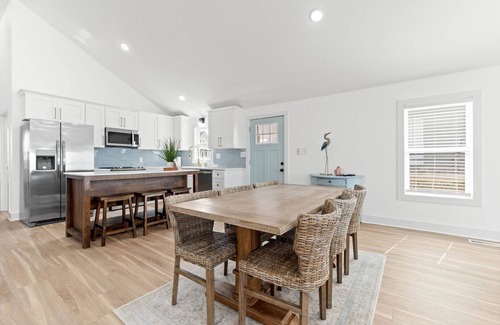 Long Beach House | Boss Beach/507 West Beach Drive - Coastal Vacation Resorts