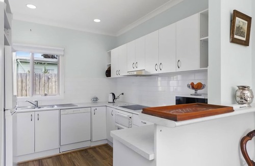 Torquay Apartment | Boston Beach House 2-19