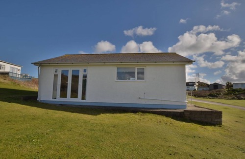 Hayle Apartment | Boston is a beachside bolthole which is just a short walk from Hayle beach