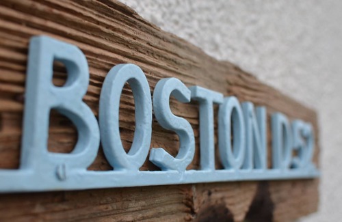 Hayle Apartment | Boston is a beachside bolthole which is just a short walk from Hayle beach