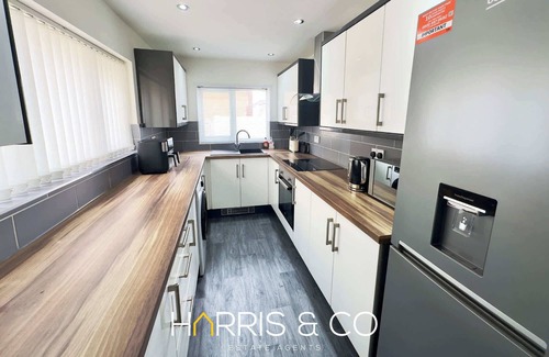 Fleetwood House | Bosun's Bay Summary: