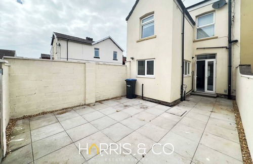 Fleetwood House | Bosun's Bay Summary: