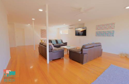 Warrnambool House | Botanic Beach