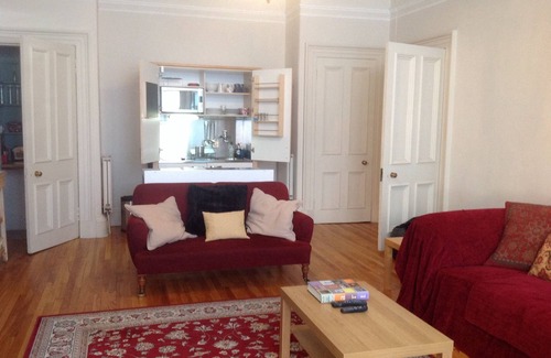 Warriston Apartment | Botanic Garden Apartment. Spacious, unique features, location, home in the city