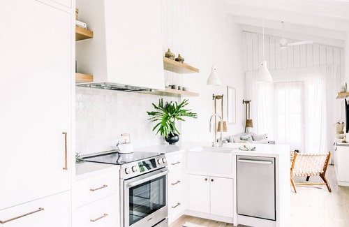 Seven Mile Beach Apartment | Botanica