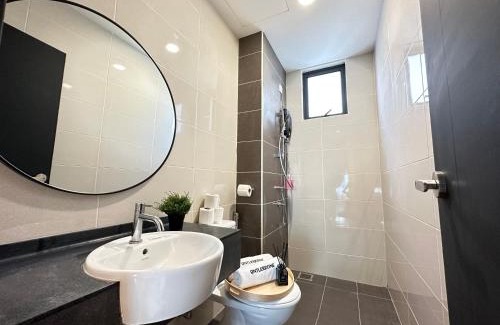Central District Apartment | Botanika, Luxury Homestay by Antlerzone