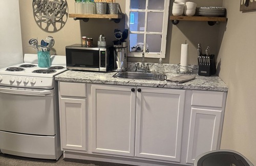 San Marcos Apartment | Both country quiet & outdoor living -mins to Stadium, Texas State & the SM River