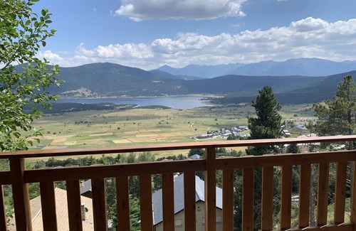 Les Angles Ski Chalet | Bottom of chalet splendid view on lake, 4-6 persons