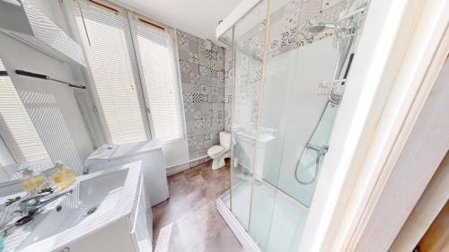 Anatole France Danton Apartment | Bougainville - T2 Comfort & Quiet & Train Station