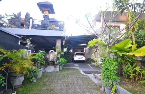 Batu Bolong House | Bougainvillea