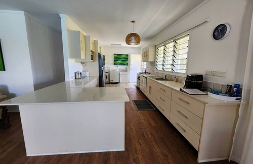 Wailoloa Villa | BouganVilla Your Perfect Private Holiday Getaway, A 4brm Villa with pool & wifi.