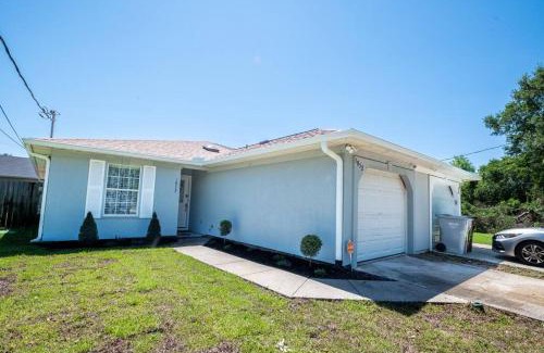 Navarre House | Boujee Beach Bungalow Luxury 3 bed 2bath just walk to the beach