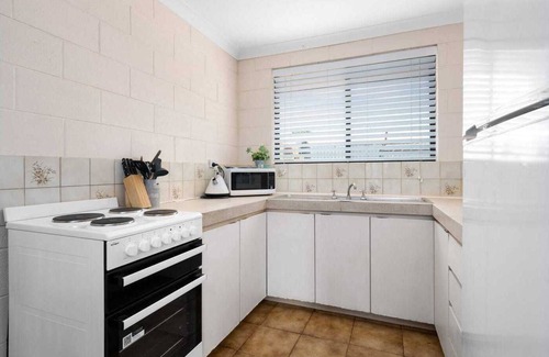 Victory Heights House | Boulder 3-bed, parking, garden. Ideal for hikers. Kalgoorlie Airport 1 km.